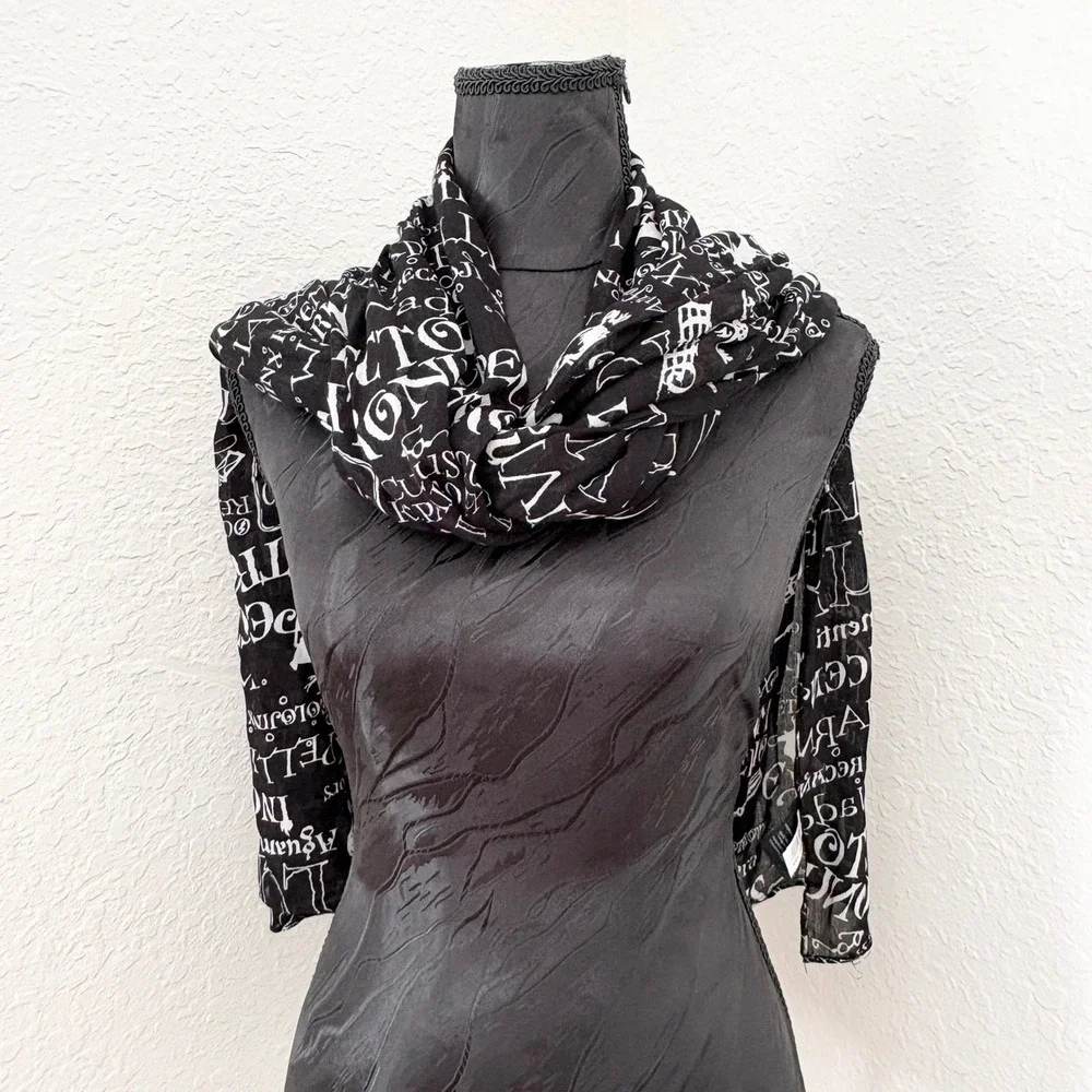 Harry Potter Scarf Wizarding World Spell Script Wrap, Unisex‎ OS Black
